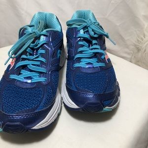 Saucony blue 8mm offset support gym shoes
